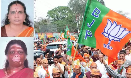 തിരഞ്ഞെടുപ്പ് വേളയില് ബിജെപിക്ക് തിരിച്ചടി, പഞ്ചായത്ത് വൈസ് പ്രസിഡന്റ് അടക്കം രണ്ടുപേര് രാജിവച്ച് സിപിഎമ്മിലേക്ക് തിരഞ്ഞെടുപ്പ് വേളയില് ബിജെപിക്ക് തിരിച്ചടി, പഞ്ചായത്ത് വൈസ് പ്രസിഡന്റ് അടക്കം രണ്ടുപേര് രാജിവച്ച് സിപിഎമ്മിലേക്ക്