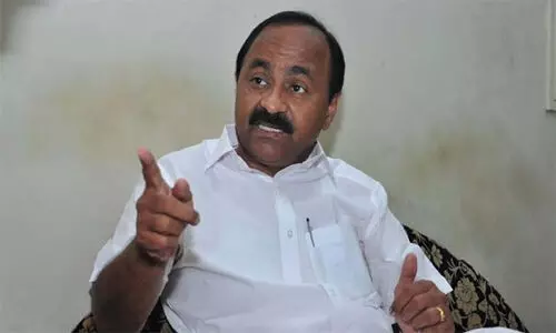 ബോംബുണ്ടാക്കിയ അയാള് കോണ്ഗ്രസുകാരനാണെന്ന് പറയാത്തത് ഭാഗ്യം: വിഡി സതീശന് ബോംബുണ്ടാക്കിയ അയാള് കോണ്ഗ്രസുകാരനാണെന്ന് പറയാത്തത് ഭാഗ്യം: വിഡി സതീശന്