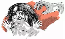 മതപാഠശാലയിലെ പഠനം കഴിഞ്ഞ് വീട്ടിലേക്ക് മടങ്ങവെ 11-കാരിയെ തട്ടിക്കൊണ്ടുപോയി പീഡിപ്പിച്ചു