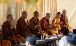 ബുദ്ധമതം പ്രത്യേക മതം; ഹിന്ദുക്കള്ക്ക് മതം മാറാന് മുന്കൂര് അനുമതി നിര്ബന്ധമാക്കി ഗുജറാത്ത് ബുദ്ധമതം പ്രത്യേക മതം; ഹിന്ദുക്കള്ക്ക് മതം മാറാന് മുന്കൂര് അനുമതി നിര്ബന്ധമാക്കി ഗുജറാത്ത്