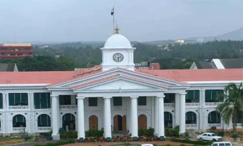 കേരളം ചോദിച്ചത് 5000 കോടി; 3000 കോടി കടമെടുക്കാന് കേരളത്തിന് കേന്ദ്രാനുമതി കേരളം ചോദിച്ചത് 5000 കോടി; 3000 കോടി കടമെടുക്കാന് കേരളത്തിന് കേന്ദ്രാനുമതി