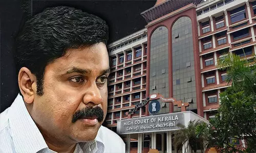 കോടതി ഉത്തരവിനെ എതിര്ക്കാന് പ്രതിക്ക് എന്ത് അധികാരമെന്ന് അതിജീവിത; ദിലീപിന്റെ ഹരജി ഉത്തരവിനായി മാറ്റി കോടതി ഉത്തരവിനെ എതിര്ക്കാന് പ്രതിക്ക് എന്ത് അധികാരമെന്ന് അതിജീവിത; ദിലീപിന്റെ ഹരജി ഉത്തരവിനായി മാറ്റി