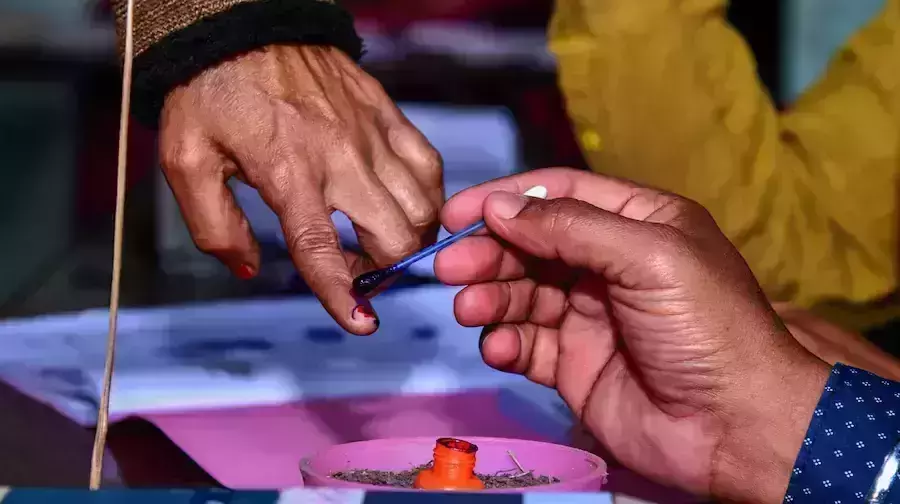 ലോക്സഭാ തിരഞ്ഞെടുപ്പ്; ഒന്നാംഘട്ട വോട്ടെടുപ്പ് തുടങ്ങി ലോക്സഭാ തിരഞ്ഞെടുപ്പ്; ഒന്നാംഘട്ട വോട്ടെടുപ്പ് തുടങ്ങി