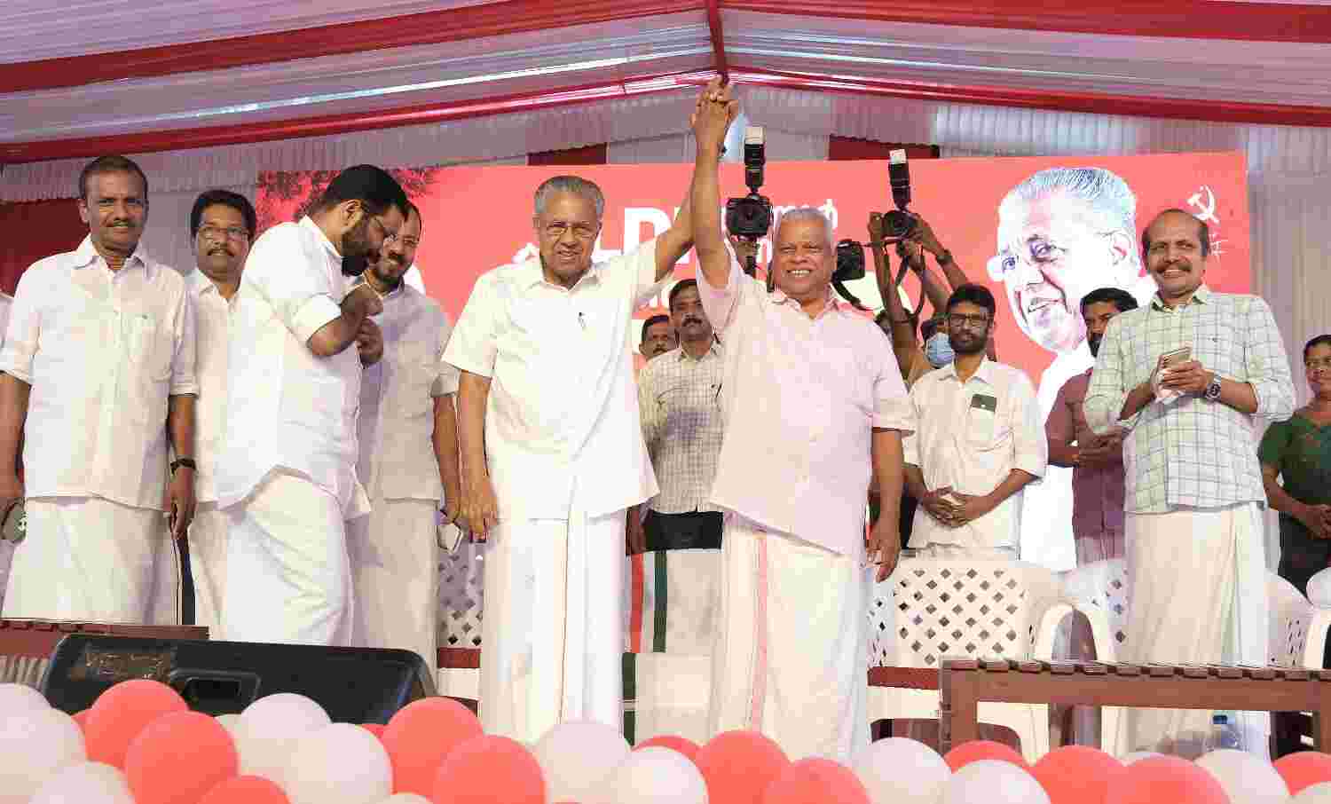 മുസ് ലിം വിരുദ്ധ പ്രസംഗം; പ്രധാനമന്ത്രിക്കെതിരേ തിരഞ്ഞെടുപ്പ് കമ്മീഷന് നടപടിയെടുക്കണം: മുഖ്യമന്ത്രി മുസ് ലിം വിരുദ്ധ പ്രസംഗം; പ്രധാനമന്ത്രിക്കെതിരേ തിരഞ്ഞെടുപ്പ് കമ്മീഷന് നടപടിയെടുക്കണം: മുഖ്യമന്ത്രി