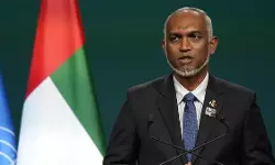 ഇന്ത്യ വിരുദ്ധ നിലപാടുകള് ശരിവച്ച് ജനവിധി; മാലദ്വീപ് തിരഞ്ഞെടുപ്പില് പ്രസിഡന്റ് മുഹമ്മദ് മുയിസുവിന്റെ പാര്ട്ടി വന് ഭൂരിപക്ഷത്തിലേക്ക് ഇന്ത്യ വിരുദ്ധ നിലപാടുകള് ശരിവച്ച് ജനവിധി; മാലദ്വീപ് തിരഞ്ഞെടുപ്പില് പ്രസിഡന്റ് മുഹമ്മദ് മുയിസുവിന്റെ പാര്ട്ടി വന് ഭൂരിപക്ഷത്തിലേക്ക്