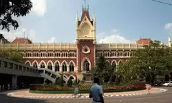 സ്കൂള് സര്വീസസ് കമ്മീഷന് നിയമന കുംഭകോണം; ബംഗാളില് 25,753 അധ്യാപകരുടെ നിയമനം ഹൈക്കോടതി റദ്ദാക്കി സ്കൂള് സര്വീസസ് കമ്മീഷന് നിയമന കുംഭകോണം; ബംഗാളില് 25,753 അധ്യാപകരുടെ നിയമനം ഹൈക്കോടതി റദ്ദാക്കി