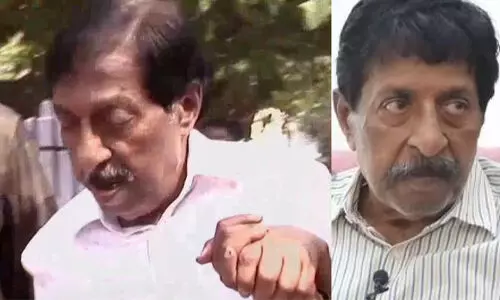 കള്ളന്മാർക്ക് രക്ഷപ്പെടാൻ പഴുതുകളുള്ള ജനാധിപത്യം, ഇന്ത്യ അടുത്തൊന്നും കരകയറില്ല: ശ്രീനിവാസൻ കള്ളന്മാർക്ക് രക്ഷപ്പെടാൻ പഴുതുകളുള്ള ജനാധിപത്യം, ഇന്ത്യ അടുത്തൊന്നും കരകയറില്ല: ശ്രീനിവാസൻ