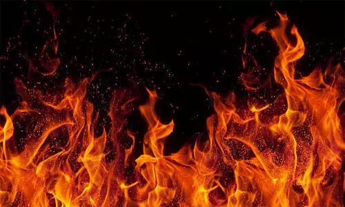 കിഴിശ്ശേരിയില് കാറ്ററിങ് ഗോഡൗണിന് തീപിടിച്ചു കിഴിശ്ശേരിയില് കാറ്ററിങ് ഗോഡൗണിന് തീപിടിച്ചു