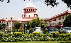 ശരീഅത്ത് നിയമം ബാധകമാക്കരുത്; കേന്ദ്രത്തിനും സംസ്ഥാന സര്ക്കാരിനും സുപ്രിം കോടതി നോട്ടിസ് ശരീഅത്ത് നിയമം ബാധകമാക്കരുത്; കേന്ദ്രത്തിനും സംസ്ഥാന സര്ക്കാരിനും സുപ്രിം കോടതി നോട്ടിസ്