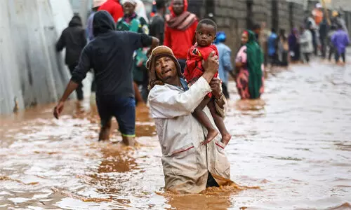കെനിയയിൽ പ്രളയത്തിൽ അണക്കെട്ട് തകർന്ന് 50 മരണം; 50ഓളം പേരെ കാണാതായി കെനിയയിൽ പ്രളയത്തിൽ അണക്കെട്ട് തകർന്ന് 50 മരണം; 50ഓളം പേരെ കാണാതായി