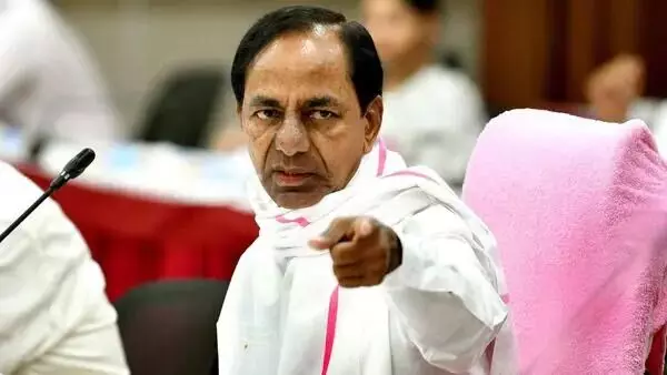 48 മണിക്കൂര് നേരത്തേക്ക് പ്രചാരണം പാടില്ല: കെസിആറിനെ വിലക്കി തിരഞ്ഞെടുപ്പ് കമ്മീഷന് 48 മണിക്കൂര് നേരത്തേക്ക് പ്രചാരണം പാടില്ല: കെസിആറിനെ വിലക്കി തിരഞ്ഞെടുപ്പ് കമ്മീഷന്