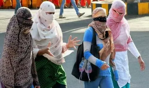 ഇന്നും നാളെയും നാല് ജില്ലകളില് ഉഷ്ണതരംഗ മുന്നറിയിപ്പ് ഇന്നും നാളെയും നാല് ജില്ലകളില് ഉഷ്ണതരംഗ മുന്നറിയിപ്പ്