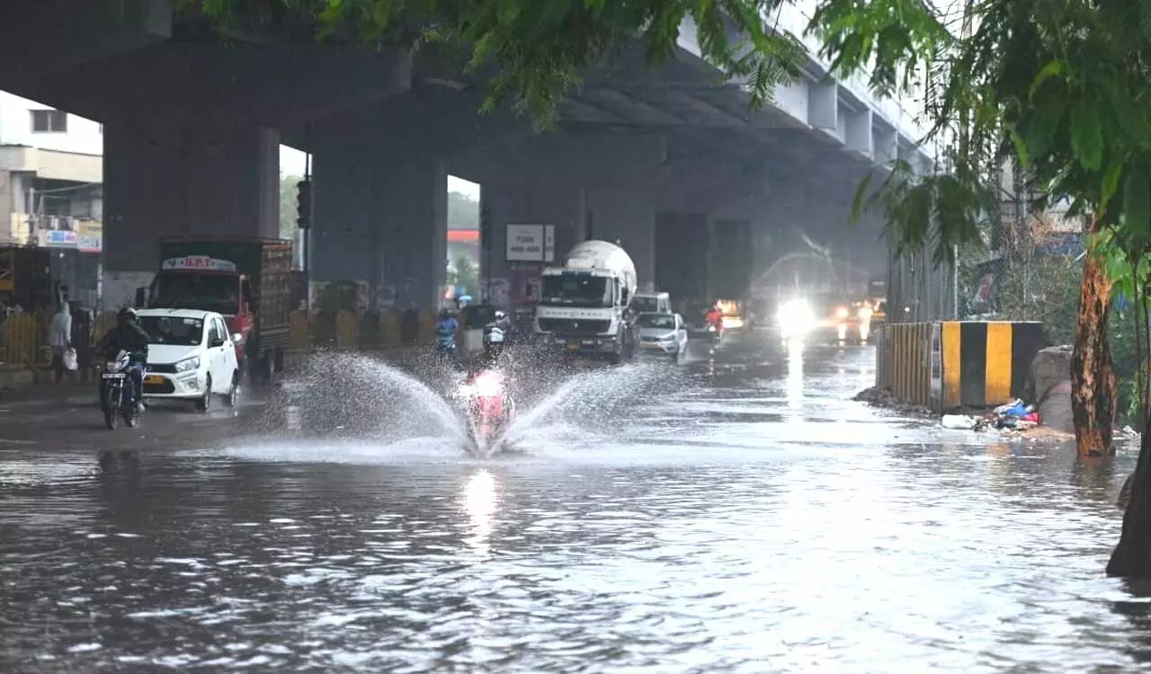 മഴക്കെടുതി: ഹൈദരാബാദില്‍ മതില്‍ ഇടിഞ്ഞുവീണ് ഏഴു മരണം