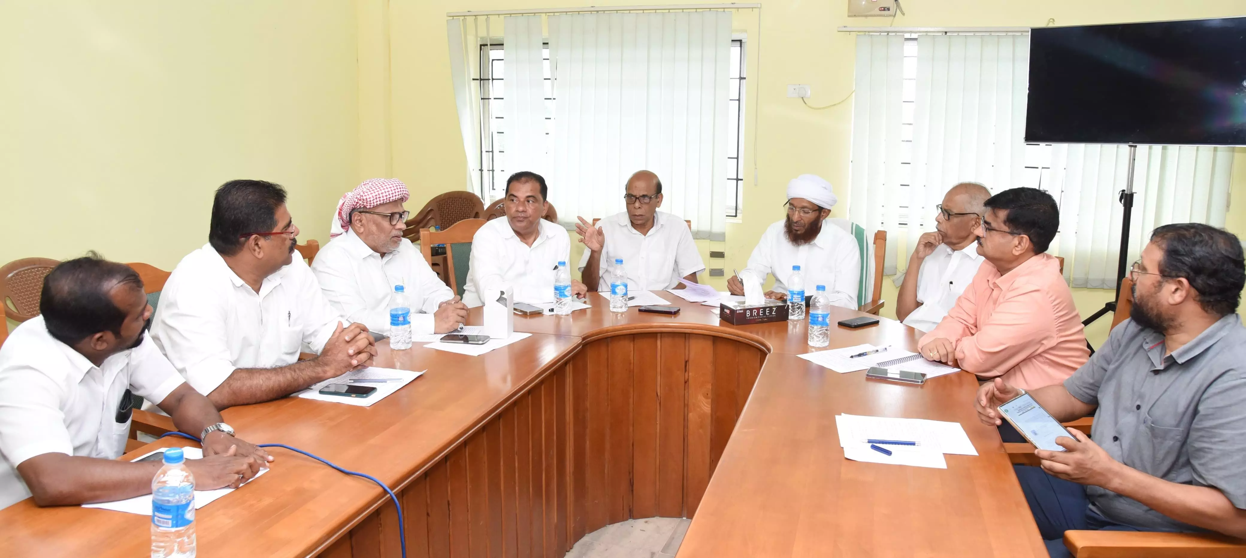 ഹജ്ജ് 2024: കേരളത്തില്നിന്നുള്ള ആദ്യ വിമാനം 21ന് പുലര്ച്ചെ പുറപ്പെടും ഹജ്ജ് 2024: കേരളത്തില്നിന്നുള്ള ആദ്യ വിമാനം 21ന് പുലര്ച്ചെ പുറപ്പെടും
