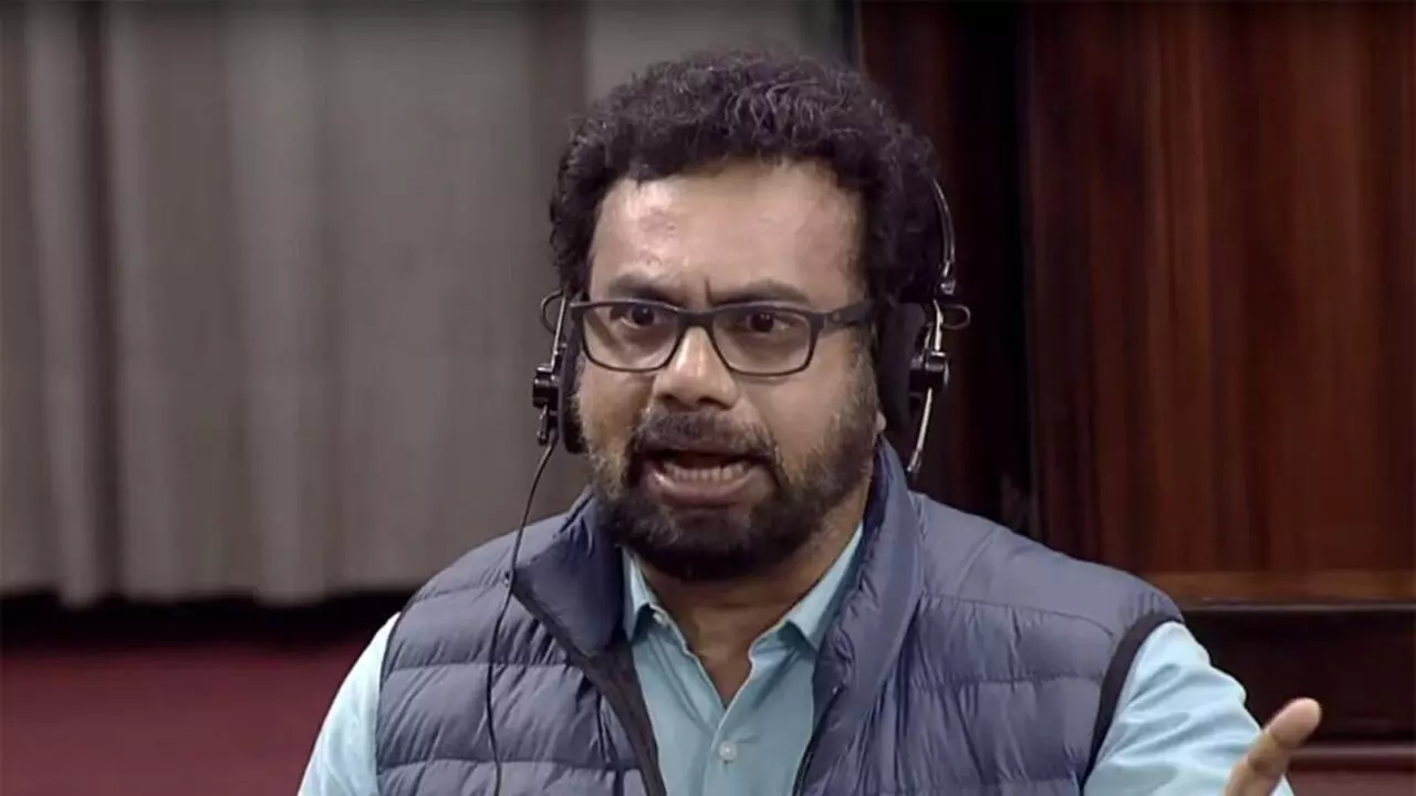 ആര്എസ്എസിനെതിരെ കടുത്ത വിമര്ശനം നടത്തരുതെന്ന് കോണ്ഗ്രസ് എംപിമാര് ഉപദേശിച്ചു: ജോണ് ബ്രിട്ടാസ് ആര്എസ്എസിനെതിരെ കടുത്ത വിമര്ശനം നടത്തരുതെന്ന് കോണ്ഗ്രസ് എംപിമാര് ഉപദേശിച്ചു: ജോണ് ബ്രിട്ടാസ്