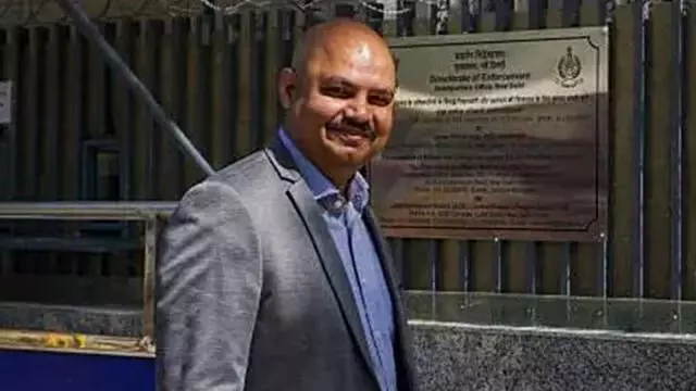 സ്വാതി മലിവാളിന്റെ പരാതി; കെജ്രിവാളിന്റെ സഹായി അറസ്റ്റില് സ്വാതി മലിവാളിന്റെ പരാതി; കെജ്രിവാളിന്റെ സഹായി അറസ്റ്റില്