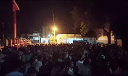 കര്ണാടകയില് കസ്റ്റഡിയിലെടുത്ത യുവാവ് മരിച്ചു; ആള്ക്കൂട്ടം പോലിസ് സ്റ്റേഷന് കത്തിച്ചു കര്ണാടകയില് കസ്റ്റഡിയിലെടുത്ത യുവാവ് മരിച്ചു; ആള്ക്കൂട്ടം പോലിസ് സ്റ്റേഷന് കത്തിച്ചു