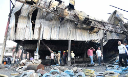 ഗുജറാത്തിലെ ഗെയിമിങ് സെന്ററില്‍ തീപിടിത്തം; കുട്ടികളടക്കം 24 മരണം; നിരവധി പേര്‍ക്ക് പൊള്ളലേറ്റു