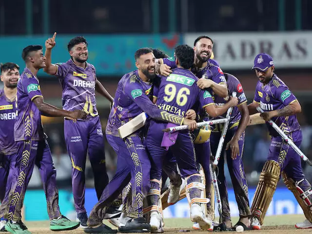 സണ്റൈസേഴ്സിന്റെ ചിറകരിഞ്ഞ് നൈറ്റ് റൈഡേഴ്സിന് ഐപിഎല് കിരീടം സണ്റൈസേഴ്സിന്റെ ചിറകരിഞ്ഞ് നൈറ്റ് റൈഡേഴ്സിന് ഐപിഎല് കിരീടം
