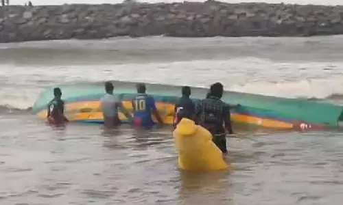 മുതലപ്പൊഴിയില്‍ വള്ളം മറിഞ്ഞ് മല്‍സ്യത്തൊഴിലാളി മരിച്ചു