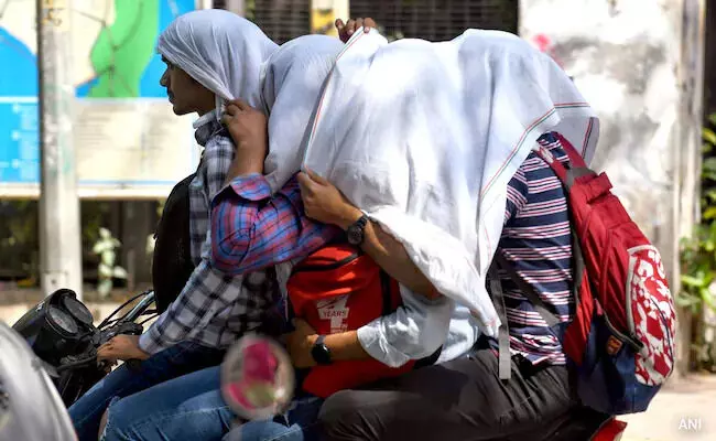 ചുട്ടുപൊള്ളി ഡല്ഹി; 52.3 ഡിഗ്രി, ഇന്ത്യയിലെ സര്വകാല റെക്കോഡ് താപനില ചുട്ടുപൊള്ളി ഡല്ഹി; 52.3 ഡിഗ്രി, ഇന്ത്യയിലെ സര്വകാല റെക്കോഡ് താപനില