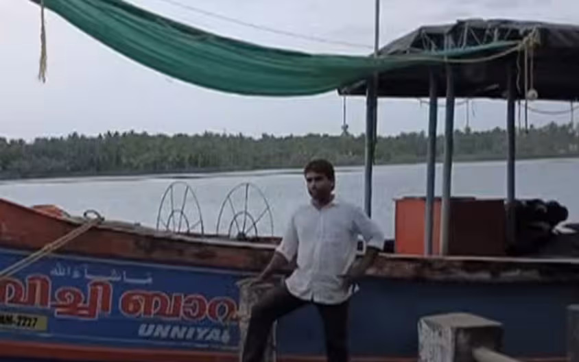 തലശ്ശേരിയില്‍ ബോട്ട് കടലില്‍ കുടുങ്ങി; മണിക്കൂറുകള്‍ നീണ്ട് രക്ഷാപ്രവര്‍ത്തനം