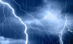 തൃശൂരില്‍ ഇടിമിന്നലേറ്റ് യുവതിക്ക് ദാരുണാന്ത്യം