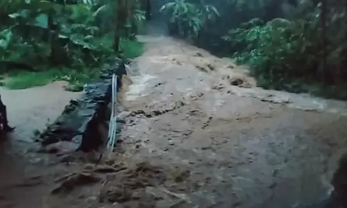 തൃശൂരില്‍ ശക്തമായ മഴ; ഇടുക്കിയില്‍ ഉരുള്‍പൊട്ടല്‍, കക്കയത്ത് മണ്ണിടിച്ചില്‍