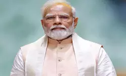 വാരണാസിയിലേക്ക് രാജ്യം ഉറ്റുനോക്കുന്നു; മാറി മറിഞ്ഞ് ലീഡ് നില, നരേന്ദ്ര മോദി മുന്നിൽ