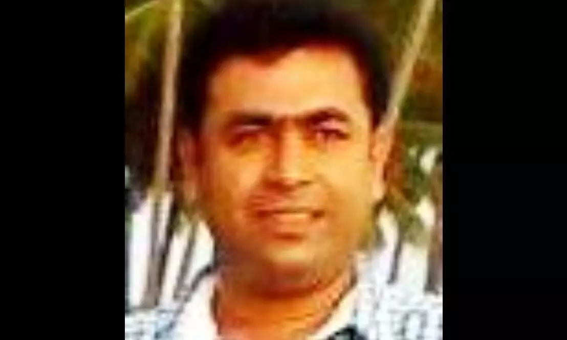 ഉറക്കത്തിനിടെ സീലിങ് ഫാന് പൊട്ടി വീണ് പരിക്കേറ്റ യുവാവ് മരിച്ചു ഉറക്കത്തിനിടെ സീലിങ് ഫാന് പൊട്ടി വീണ് പരിക്കേറ്റ യുവാവ് മരിച്ചു