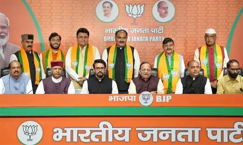 ബിജെപിയിൽ ചേക്കേറിയ കോൺഗ്രസ് എംഎൽഎമാർ തോറ്റ് തുന്നംപാടി ബിജെപിയിൽ ചേക്കേറിയ കോൺഗ്രസ് എംഎൽഎമാർ തോറ്റ് തുന്നംപാടി