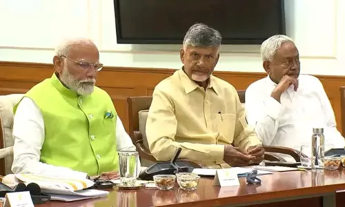 എന്ഡിഎ യോഗം അവസാനിച്ചു; സര്ക്കാര് രൂപീകരിക്കാന് മോദി ഇന്നുതന്നെ രാഷ്ട്രപതിയെ കാണും എന്ഡിഎ യോഗം അവസാനിച്ചു; സര്ക്കാര് രൂപീകരിക്കാന് മോദി ഇന്നുതന്നെ രാഷ്ട്രപതിയെ കാണും