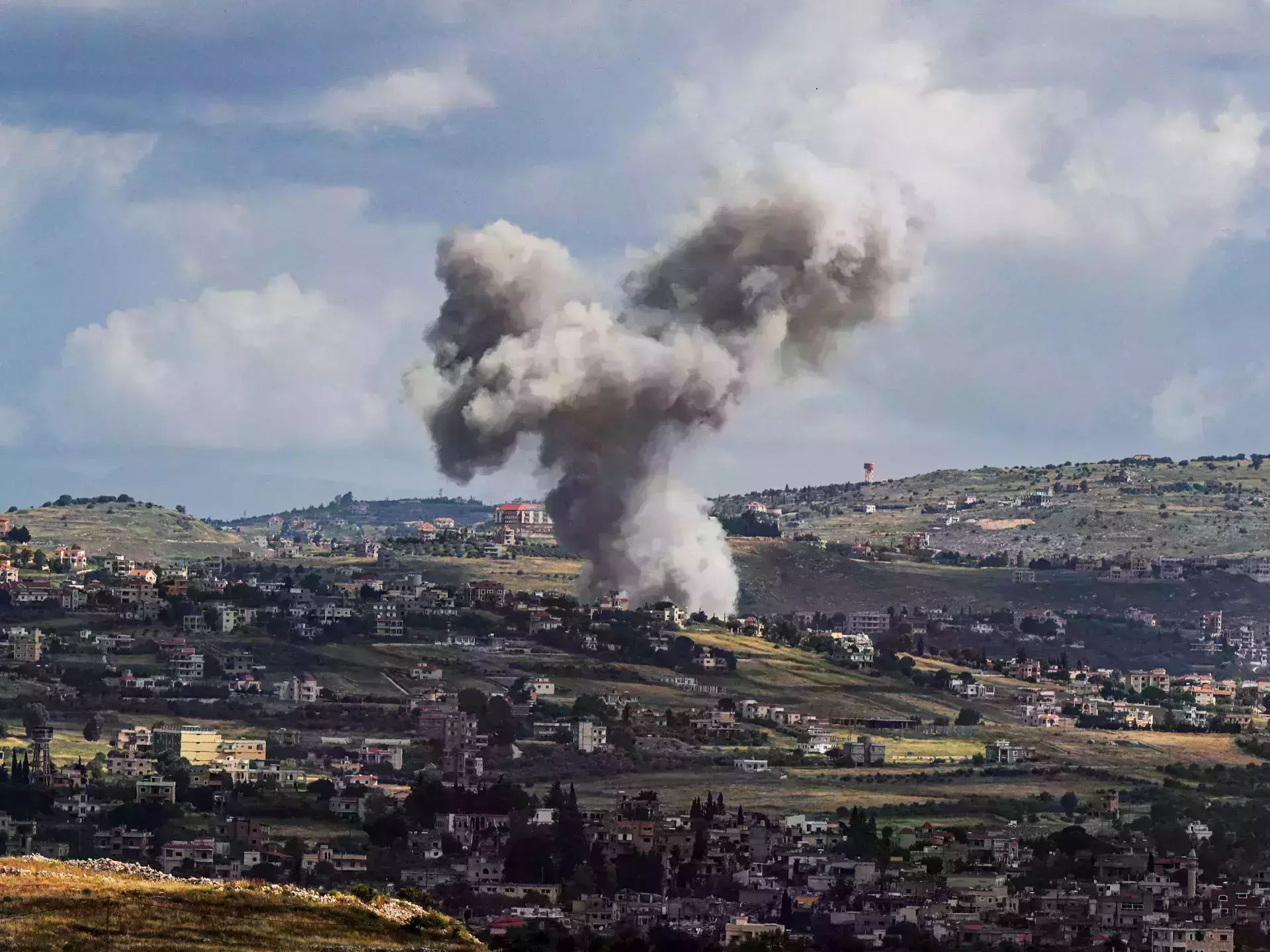 ലെബനന്‍ അതിര്‍ത്തിയില്‍ വന്‍ സൈനിക വിന്യാസവുമായി ഇസ്രായേല്‍; തീവ്രമായ ഓപ്പറേഷനെന്ന് നെതന്യാഹു