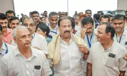 നേതാക്കളും ജനപ്രതിനിധികളും ഹജ്ജ് ക്യാംപില്‍
