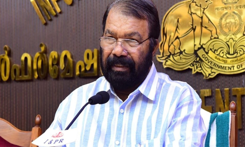 മതാടിസ്ഥാനത്തില്‍ വിവരശേഖരണം: സസ്‌പെന്‍ഡ് ചെയ്ത രണ്ടുപേരെ മാത്രം തിരിച്ചെടുത്തു