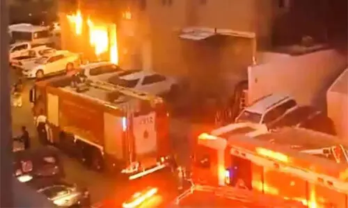 കുവൈത്ത് ദുരന്തം; മരിച്ച രണ്ട് പേരെ തിരിച്ചറിഞ്ഞില്ല, 25 ലധികം മലയാളികള് ആശുപത്രിയില്, ഏഴ് പേര് ഗുരുതരാവസ്ഥയില് കുവൈത്ത് ദുരന്തം; മരിച്ച രണ്ട് പേരെ തിരിച്ചറിഞ്ഞില്ല, 25 ലധികം മലയാളികള് ആശുപത്രിയില്, ഏഴ് പേര് ഗുരുതരാവസ്ഥയില്