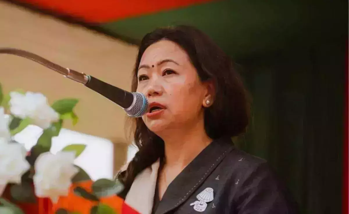 സത്യപ്രതിജ്ഞ ചെയ്ത് തൊട്ടടുത്ത ദിവസം സിക്കിം മുഖ്യമന്ത്രിയുടെ ഭാര്യ എംഎല്എ സ്ഥാനം രാജിവച്ചു സത്യപ്രതിജ്ഞ ചെയ്ത് തൊട്ടടുത്ത ദിവസം സിക്കിം മുഖ്യമന്ത്രിയുടെ ഭാര്യ എംഎല്എ സ്ഥാനം രാജിവച്ചു