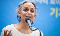 അരുന്ധതി റോയിയെ യുഎപിഎ പ്രകാരം പ്രോസിക്യൂട്ട് ചെയ്യാന്‍ അനുമതി