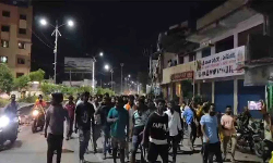 പശുക്കടത്ത് ആരോപിച്ച് ഹിന്ദുത്വരുടെ ആക്രമണം; തെലങ്കാനയിലെ മേദകില് നിരോധനാജ്ഞ(വീഡിയോ) പശുക്കടത്ത് ആരോപിച്ച് ഹിന്ദുത്വരുടെ ആക്രമണം; തെലങ്കാനയിലെ മേദകില് നിരോധനാജ്ഞ(വീഡിയോ)