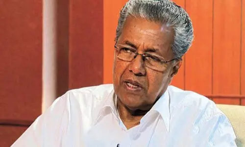 ഉരുൾപൊട്ടൽ ദുരന്തം; മണ്ണിനടിയിലെ മനുഷ്യസാന്നിധ്യം കണ്ടെത്താൻ റിട്ട. മേജർ ജനറൽ ഇന്ദ്രബാലന്റെ സഹായം തേടും: പിണറായി വിജയന് ഉരുൾപൊട്ടൽ ദുരന്തം; മണ്ണിനടിയിലെ മനുഷ്യസാന്നിധ്യം കണ്ടെത്താൻ റിട്ട. മേജർ ജനറൽ ഇന്ദ്രബാലന്റെ സഹായം തേടും: പിണറായി വിജയന്