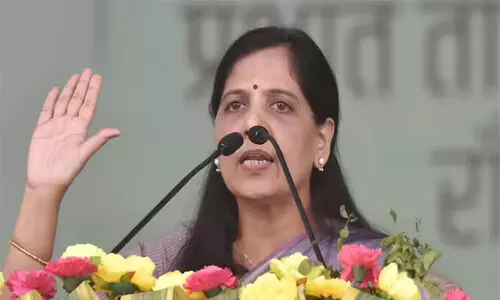 തീവ്രവാദിയോടെന്ന പോലെ കെജ് രിവാളിനോട് പെരുമാറുന്നു; ഏകാധിപത്യം എല്ലാ പരിധിയും ലംഘിച്ചു: സുനിത കെജ് രിവാള് തീവ്രവാദിയോടെന്ന പോലെ കെജ് രിവാളിനോട് പെരുമാറുന്നു; ഏകാധിപത്യം എല്ലാ പരിധിയും ലംഘിച്ചു: സുനിത കെജ് രിവാള്