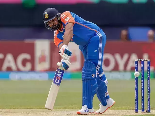 ട്വന്റി-20 ലോകകപ്പില് ഇന്ത്യ സെമിയില്; ഓസിസിന് കാത്തിരിക്കണം ട്വന്റി-20 ലോകകപ്പില് ഇന്ത്യ സെമിയില്; ഓസിസിന് കാത്തിരിക്കണം