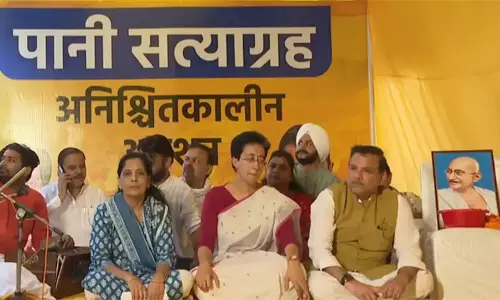 രക്ത സമ്മർദ്ദവും പ്രമേഹവും താഴുന്നു; ജല സത്യഗ്രഹ സമരം കടുപ്പിച്ച് ഡൽഹി മന്ത്രി അതിഷി ​