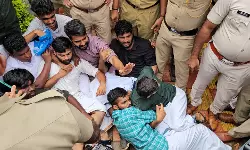 മലബാറിലെ പ്ലസ് വണ്‍ സീറ്റ് പ്രതിസന്ധി; കെ എസ് യു വിദ്യാഭ്യാസ ബന്ദ് പൂര്‍ണം