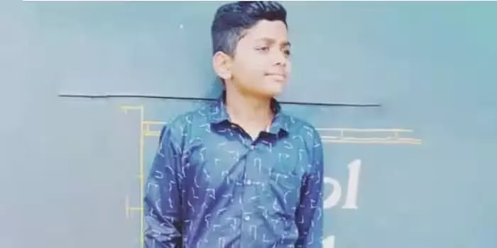 ആലപ്പുഴയില് മതിലിടിഞ്ഞുവീണ് ഒമ്പതാം ക്ലാസ് വിദ്യാര്ഥി മരിച്ചു ആലപ്പുഴയില് മതിലിടിഞ്ഞുവീണ് ഒമ്പതാം ക്ലാസ് വിദ്യാര്ഥി മരിച്ചു