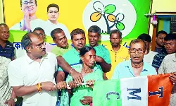 ബംഗാള്‍ ബിജെപിയില്‍ കുത്തൊഴുക്ക്; 130 പഞ്ചായത്തംഗങ്ങള്‍ തൃണമൂലില്‍ ചേര്‍ന്നു