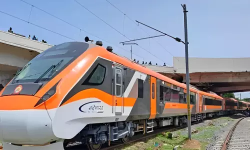 വന്ദേഭാരതിന്റെ വേഗത കുറയ്ക്കുന്നു