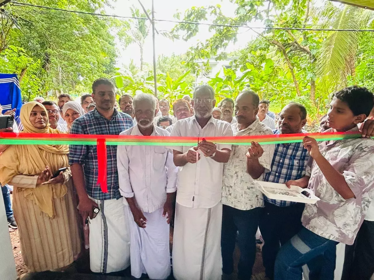 എസ്ഡിപിഐ മാവൂര് പഞ്ചായത്ത് കമ്മിറ്റി വീട് നിര്മ്മിച്ചു നല്കി എസ്ഡിപിഐ മാവൂര് പഞ്ചായത്ത് കമ്മിറ്റി വീട് നിര്മ്മിച്ചു നല്കി