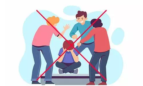 പ്ലസ് വണ്ണിൽ ചേർന്ന വിദ്യാർത്ഥിക്ക് സീനിയർ വിദ്യാർത്ഥികളുടെ ക്രൂര റാഗിങ്; മർദനമേറ്റതിനെ തുടർന്ന് ആശുപത്രിയിൽ പ്ലസ് വണ്ണിൽ ചേർന്ന വിദ്യാർത്ഥിക്ക് സീനിയർ വിദ്യാർത്ഥികളുടെ ക്രൂര റാഗിങ്; മർദനമേറ്റതിനെ തുടർന്ന് ആശുപത്രിയിൽ