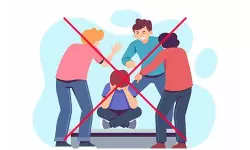 പ്ലസ് വണ്ണിൽ ചേർന്ന വിദ്യാർത്ഥിക്ക് സീനിയർ വിദ്യാർത്ഥികളുടെ ക്രൂര റാഗിങ്; മർദനമേറ്റതിനെ തുടർന്ന് ആശുപത്രിയിൽ